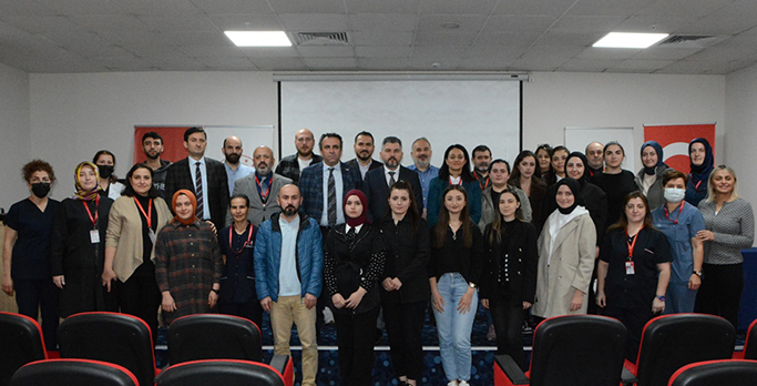 Trabzon Kanuni Eğitim ve Araştırma Hastanesinde 21 Kasım 2022 Tarihinde Yoğun Bakım Hemşireliği Sertifikalı Eğitim Programı Başladı