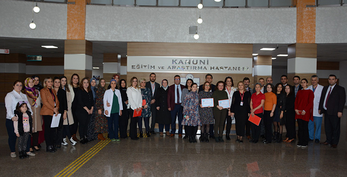 Trabzon Kanuni Eğitim ve Araştırma Hastanesinde 30 Kasım 2022 Tarihinde Ameliyathane Hemşireliği Sertifikalı Eğitim Programının Sertifika Takdim Töreni Gerçekleştirildi